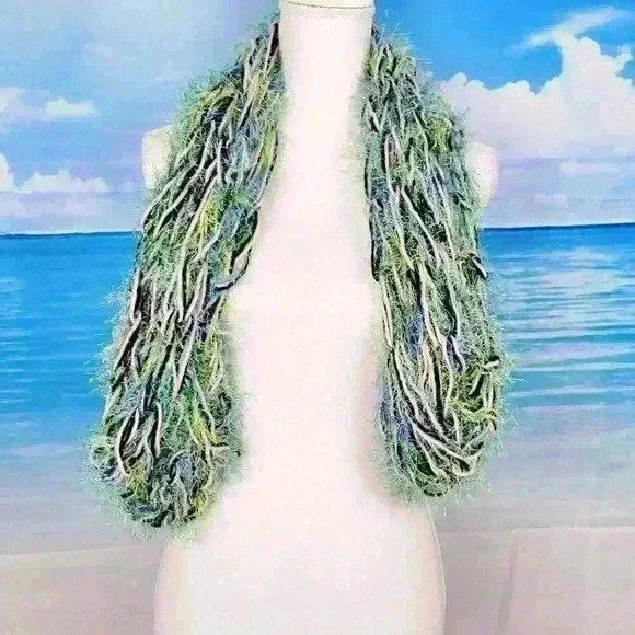 MULTI COLOR Infinity Scarf HANDMADE Open Weave FUZZY YARN Shoulder Neck Cover - Picture 8 of 11